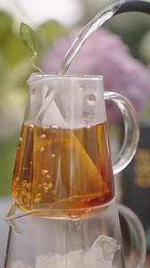 24 reactions | The most beautiful iced tea preparation using our Tea Over Ice Pitcher Set  Our 2 hand-blown, heat-resistant pitchers stack for a dramatic tableside presentation. ⭐️ Explore our Tea Over Ice accessories here: https://bit.ly/3bSJr7Q Video by: Renee Li | Tea Forté | Facebook