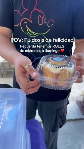 Recuerda tenemos roles de miércoles a domingo 😍 9982239923 #rolesvirales #rolesdecanelacancun #rolescancun #cancun #postres