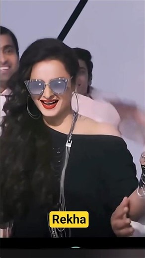 Aisa budhapa aaya re.🤭Rekha Amitabh🤣 #youtube#shorts #trendingshorts#rekha #amitabh #indianidol#90s