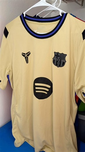 Se supone que subiera camisas de selección, pero no me di cuenta de que las envié en la mudanza 😅