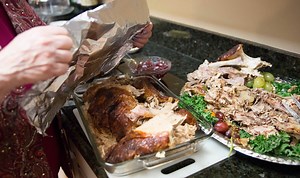 Jamie Oliver cooks delicious meal from leftover turkey