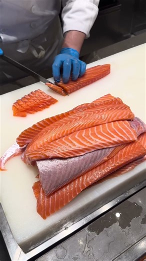 Preparing Salmon for Shashimi #food #show