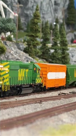 Ho scale.SD40-2. #modelrailroad #hoscale #modeltrain #railroad #railfan #railway