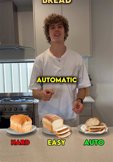 Hard vs Easy vs Automatic Foods for Bulking Some foods make bulking harder. Some make it easier. And some make it almost automatic. Bulking isn’t about eating more — it’s about choosing foods that let you hit calories without feeling stuffed. That’s the difference between spinning your wheels and actually gaining weight. 👉 Follow for no-BS bulking advice 👉 Everything you need to get this right is linked in my bio #gym #gymtok #bulking #fyp #bulk