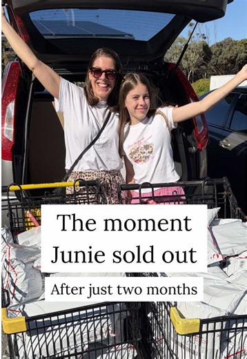4 weeks ago today the Junie hair towel sold out after just 2 months in business! 🧖‍♀️🤯 Here's the behind the scenes of that moment - what it actually looked like when Junie went viral. Still so damn grateful 🥹 #juniehairtowel #soldout #behindthescenes #viral #viralproduct
