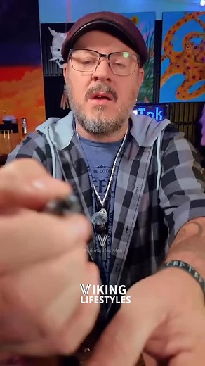 The Dragon Scale Bracelet in Raven Black 🐲 Order at vikinglifestyles.com Reviewed by @art_by_tup on Insta #norsemythology #jewelry #jormungandr #vikings #dragonlover #valkyrie #shieldmaiden #norsejewelry #vikingjewelry #vikinglifestyles #dragonscale | Viking Lifestyles