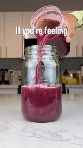 The best natural, homemade sports drink so you can stay hydrated with all your workouts! It tastes delicious and you can make a large batch for the entire week!👇🏼 - Ingredients: • 1/2 cup frozen blueberries • 2 cups coconut water ( I use ) • 1 lime, squeezed • 1/2 tsp sea salt • 2 tsp honey - Directions: • add all ingredients to a blender cup, blend until smooth and enjoy - - #recipe #fblifestyle #fruit #juice #sports #drink #easyrecipe #healthylifestyle #healthy #hydration #homemade | Healthy