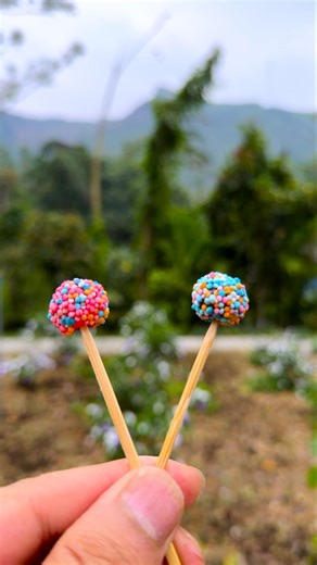 The friends were joking and teasing each other #bushcraft #survival #Outdoors #lifehack