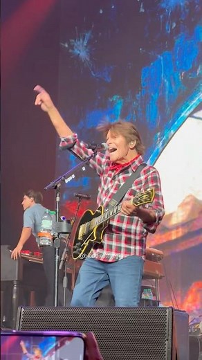 Proud Mary - John Fogerty (Live in Paris, 2025) #creedenceclearwaterrevival #johnfogerty #rock