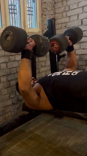 Dicline dumbell press #motivation #bodybuilding #fitness #bodybuilder #chestexercises #viralvideo