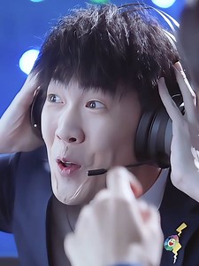 Cảnh Hôn Đẹp Trong Phim: Hôn Nhau Dưới Sự Chứng Kiến