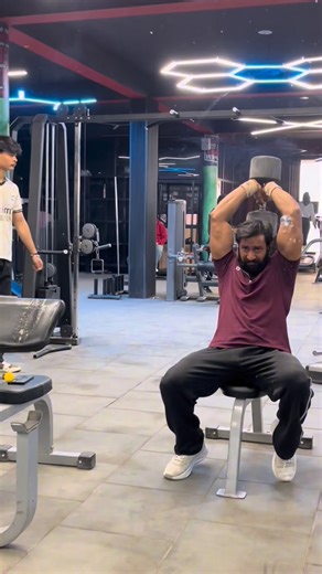 Akshay Fitness | Gym Coach on Instagram: "Gym Lover Like Coment & share Follow Kro bhai #GymLife #TricepsWorkout #FitnessGoals #StrengthTraining #MuscleBuilding GymMotivation WorkoutRoutine FitFam HealthyLifestyle TricepExercises"