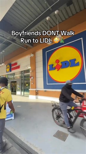 This isn't just a gift — it's a 24-day Christmas experience. The Brickmas Box is a romantic flower-building advent calendar for girls who love surprises and soft moments. She'll open one box a day, build a little bloom each morning, and by Christmas, she'll have a full bouquet and a full heart. ♥️🎄 | Brick mas box