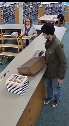 Library Return Slot Mishap: The Librarian Saw Nothing 👀📚