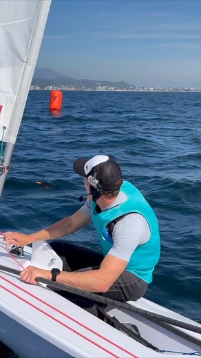 The shortest path between two points is not🧐always a straight line. #VMG #lasersailing #ilca7 #ilcasailing #lasersailboat #ilcaclinic #ilcaclinics #laserclinic #laserclinics #lasercoaches #ilcacoach #coachingilca #sailors #sailing #velocitymadegood #ilcaregatta #learntosail | International Sailing Academy