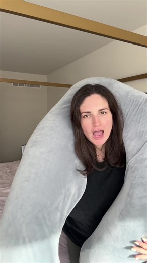 Best Pregnancy Pillow for Belly Sleepers