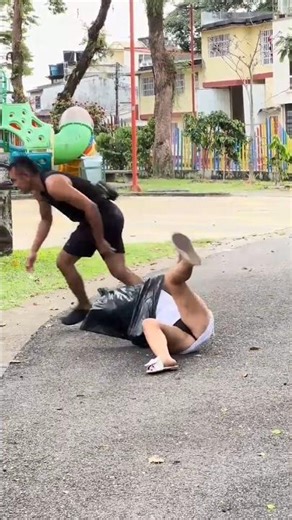 #funny😄🤭#prank #comedy #comedia #shorts #sbbmofficial #trolllife