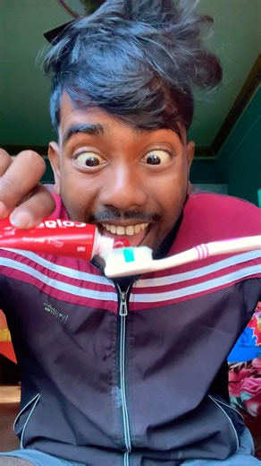 How to use toothpaste 🙄