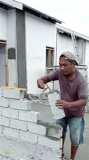 Installing block for fence