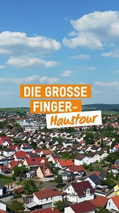 Entdecke ab nächsten Sonntag die große Finger-Haustour 2024 auf Youtube: https://youtube.com/playlist?list=PLskXBxWCvKnwcS_xDHS3rT_31rrlPPg7X&si=lHz_pkFMGtkOfJsb Es ist wieder soweit: Unsere große Finger-Haustour hält erneut spannende Einblicke für dich bereit. Drei Familien aus ganz Deutschland zeigen uns ihre individuellen Finger-Häuser. 🧡✨🏠 Los geht‘s am 25. August: Sei dabei und lass dich für deine eigene Hausplanung inspirieren! 🎤@Jule Gölsdorf #fingerhaustour #fingerhaus #fertighaus #ha