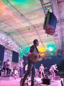 🇺🇸☀️TOUR ‘24 - Day 7 🎥🎶 Crazy Saturday Night Party 🕺🏾🤪yesterday at Peoria Irish Fest !!!☘️ It was hot in every possible way☀️🔥🥵😁 See you today at 4.15pm on the Main Stage for our last set before we head out to Michigan tomorrow to play at Midtown GR (Grand Rapids) ⬇️ 🔗🎟️👉 https://themidtowngr.com/shows-events/detail/Doolin' 🎥 youngatheartphotography 😍 #peoria #irishmusic #festival #fireonthedancefloor #hothothot #drowsylads #folkmusic #doolinband | Doolin’