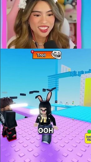 Roblox VIP Accessories: Cozy Scarf vs. Sick VIP Chain! #shorts