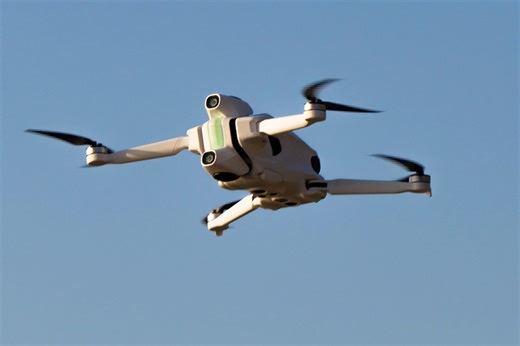 じっくり実写レビュー！ ドローンの常識を覆す360°の全く新しい撮影体験「Antigravity A1」 | CAPA CAMERA WEB