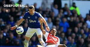 📸 Arsenal's Lewis-Skelly concedes controversial penalty at Goodison