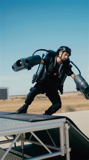 Gravity Flight Club | It’s your turn to fly 🚀 Find out what it’s like to pilot a Gravity jet suit under the expert supervision of one of our team. Join us in... | Instagram