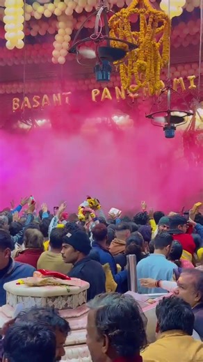 Vrindavan❤️❤️ bihariji#karishnabhajan #radhe radhe#