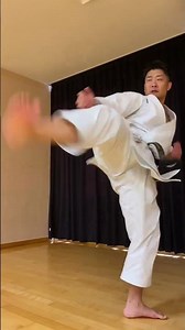 Power + precision = perfect side kick 💥Learn the difference between Yoko Keage (snap)..