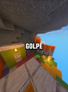 Hoy volví de un viaje de negocios y encontré un cartel de "VENDIDO" en mi jardín. Mi padrastro, Manuel, sonrió con autosuficiencia y me dijo que no necesitaba una casa de lujo mientras hacía las maletas para su exclusivo tour por Europa. Pero lo dejé abordar su vuelo. Y cuando regresó, no tenía dónde ir. | Reddit Latino