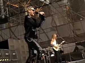 New Video!🤘🖤⛓ Alice In Chains- Again Tiger Stadium-Detroit, Michigan June 28, 1996 #aliceinchains Credit: Alt Copperpot 5- YouTube https://youtu.be/4joyxopbf1c | LAYNE THOMAS STALEY