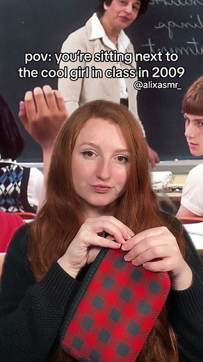 pov: you’re sitting next to the cool girl in class in 2009 #asmr #nostalgia #2000s