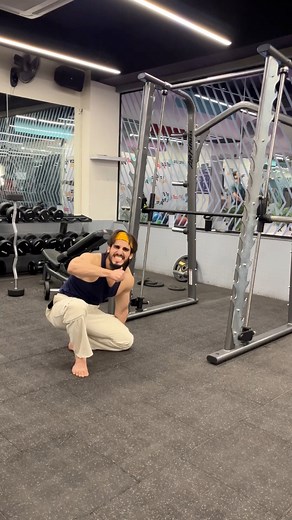 9.4K views · 122 reactions | Making it look easier 來 Try at your own risk . . . . Indian, India, Pushup challenge #adnanahmedfitness #india #indian #indianathlete #fitnessmotivation #fitnesschallenge #pushups #pushupschallenge #calisthenics #bodybuilding #pushup #pushupchallenge | ahmedadnan7 | Facebook