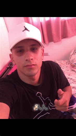 Conexiones Emocionales: El Teléfono de Héctor