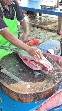 How to Quickly Cut Frozen Tuna#shorts #TunaCutting #Satisfying #Foodie #TrendingNow