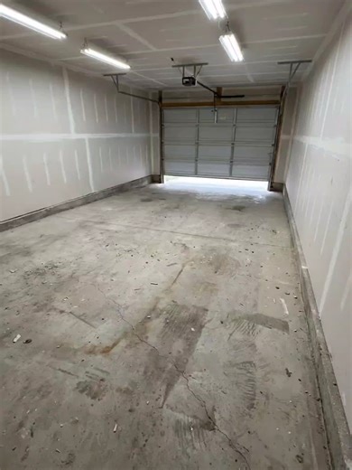 This Garage Floor Transformation Is Unreal 🤯#EpoxyFloor #Satisfying#InteriorDesign