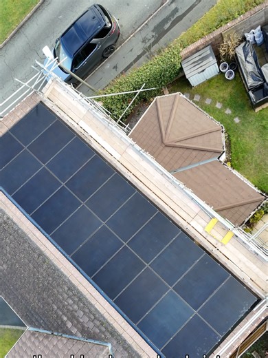 Still think on-roof solar can’t look sleek? Think again ☀️ This installation in Knutsford shows just how clean and modern on-roof solar can look. 20 all-black Aiko panels paired with Sola Skirts give a seamless finish on the roof, as they sit neatly on top and work perfectly with existing homes 🏡 We finished the project by installing a Sigenergy 10kW inverter and 9.4kWh battery 🔋 The next stage will be to go back and fit an EV charger, so stay tuned for the final project reveal 👀 #CheshireSol