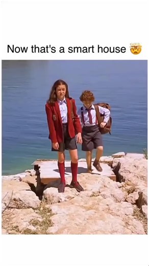 Memestation on Instagram: "🎬 "Spy Kids" (2001) Fun fact:“Spy Kids”is a vibrant family action-comedy about siblings Carmen (Alexa Vega) and Juni Cortez (Daryl Sabara), who discover their parents Gregorio (Antonio Banderas) and Ingrid (Carla Gugino) were once elite spies. When their parents are kidnapped by the evil Fegan Floop, the kids step into the spy biz themselves—armed with imaginative gadgets and unstoppable courage—as they race to save them and the world."