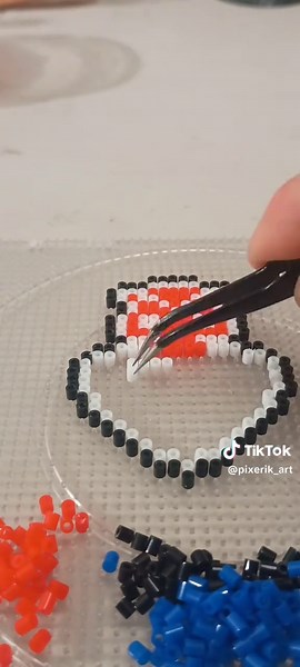 Creating a University of Chile Hama Beads Shield | U de Chile Craft