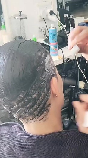 Finger Waves: A Stylish Hair Trend in Zambia