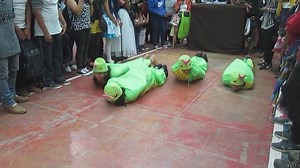 Pendant ce temps-là... sur Terre. 🐛 | Pokémon France