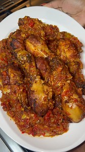 Recette rapide et facile à faire pilon de poulet a la sauce poivrons Retrouvez toutes mes recettes en version longue et bien détaillée sur ma chaîne YouTube Lacuisinedemarina #foodstagram #cookies #foodlife #cuisine #france #cuisinemaison #cuisinepascher #cuisine #repas #cuisinedumonde #recetteetudiant #cuisineafricaine #foodafro #nouriture #cotedivoire #nigeria #lagos #abidjan #douala #foods #congo #belgique #suisse #senegal #cameroun | Lacuisinedemarina