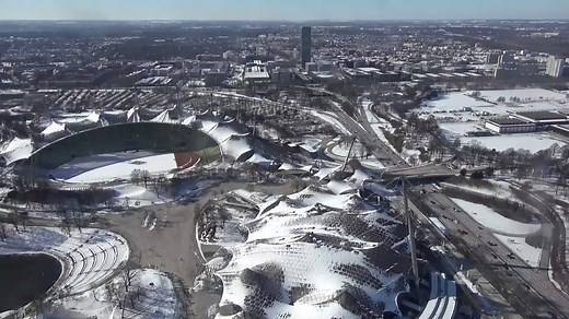 Schaut doch mal bei unseren neuen Live-Webcams rein: muenchen.de/sehenswuerdigkeiten/webcam.html So habt ihr den verschneiten Olympiapark, den sonnigen Marienplatz und die Isar im Blick: | München.de