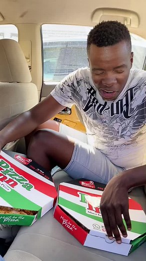 Delicious Hawaiian Pizza and More at Pizza Inn - Zimtiktok Special!