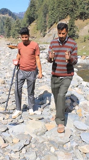 174K views · 1.4K reactions | Treasure Hunting Dowsing Rods with Metal Detector #treasurehunting #metaldetecting #metaldetector | Gold Field Hunting | Facebook