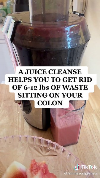 Doing a juice a 7 day juice cleanse will help you lose 10 lbs in 7 days #femmeyogipreneur #weightlossprogress #weightlossdietplan #weightlossdrug #juicingrecipe #liquiddietsarethebestdiets