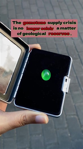 The quality of gemstone material is crucial when creating pieces based on the raw stone’s natural form #gemstonejewelry #creatingpieces