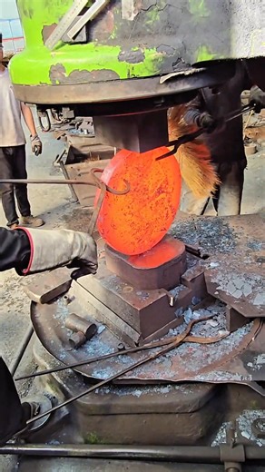 Reconstructing the ancient iron _smelting techniques #fallllnlovewithtraditionlaculture | The Calm Stream